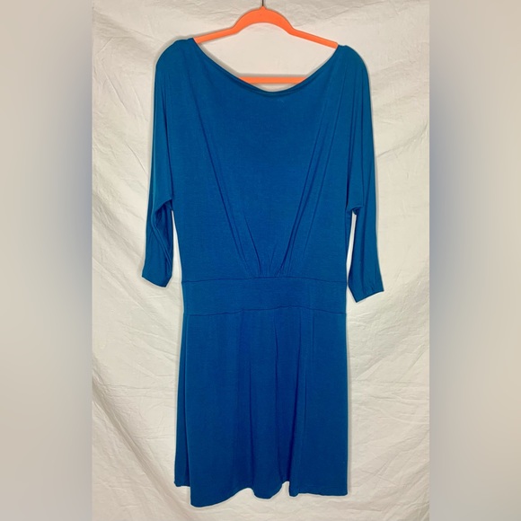 MEG Dress - Picture 10 of 12